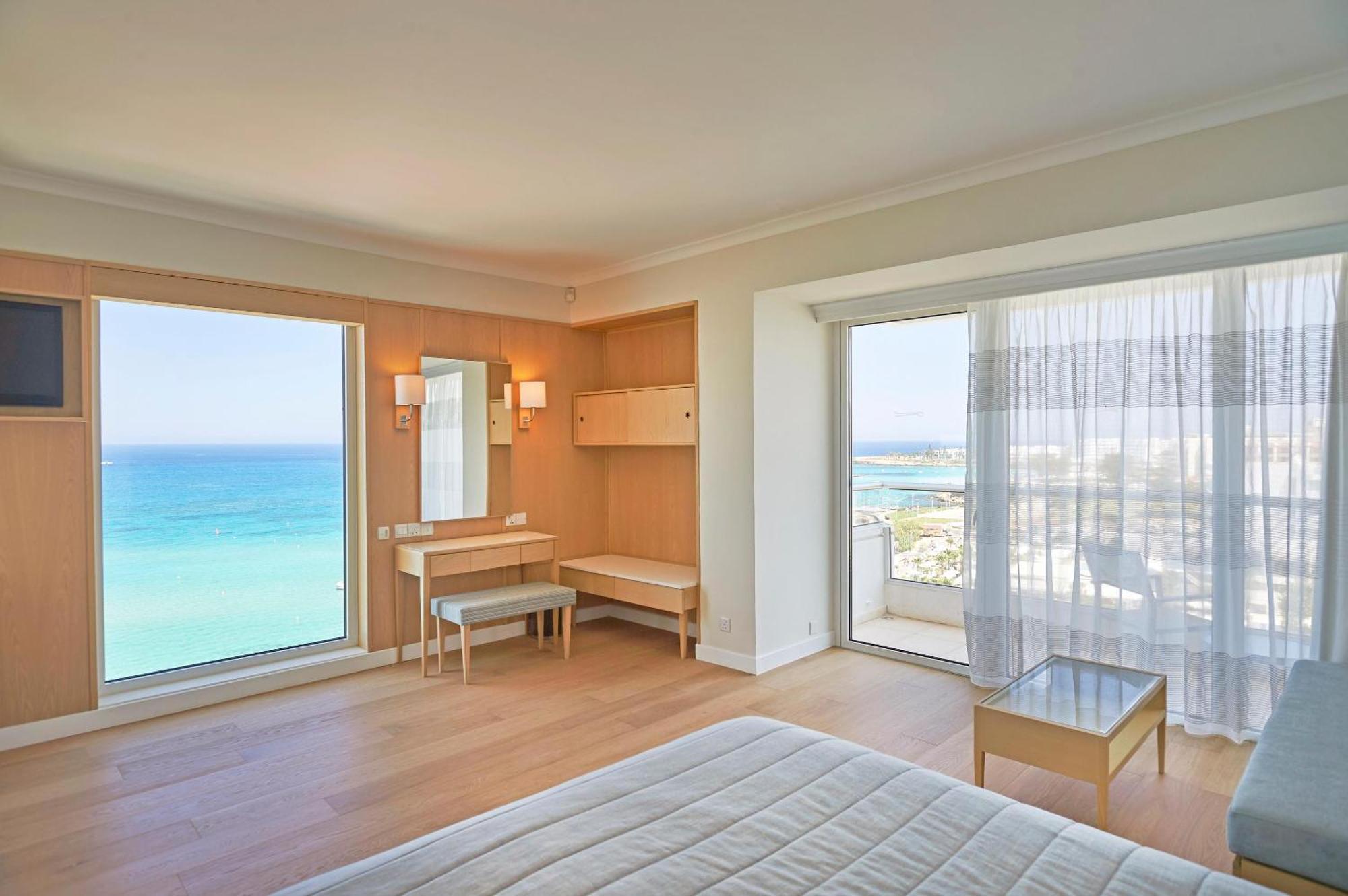 Sunrise Beach Hotel プロタラス エクステリア 写真