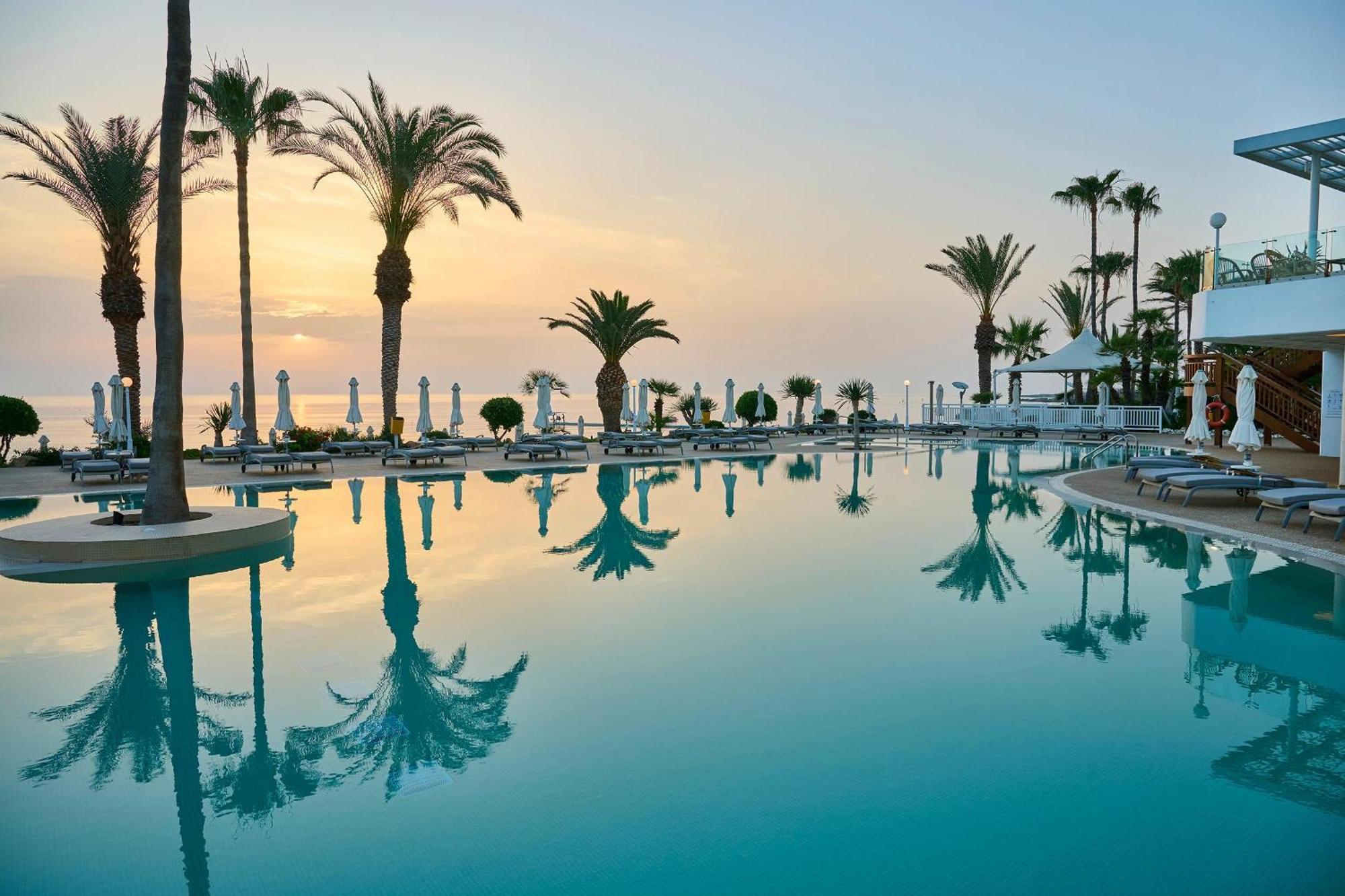 Sunrise Beach Hotel プロタラス エクステリア 写真