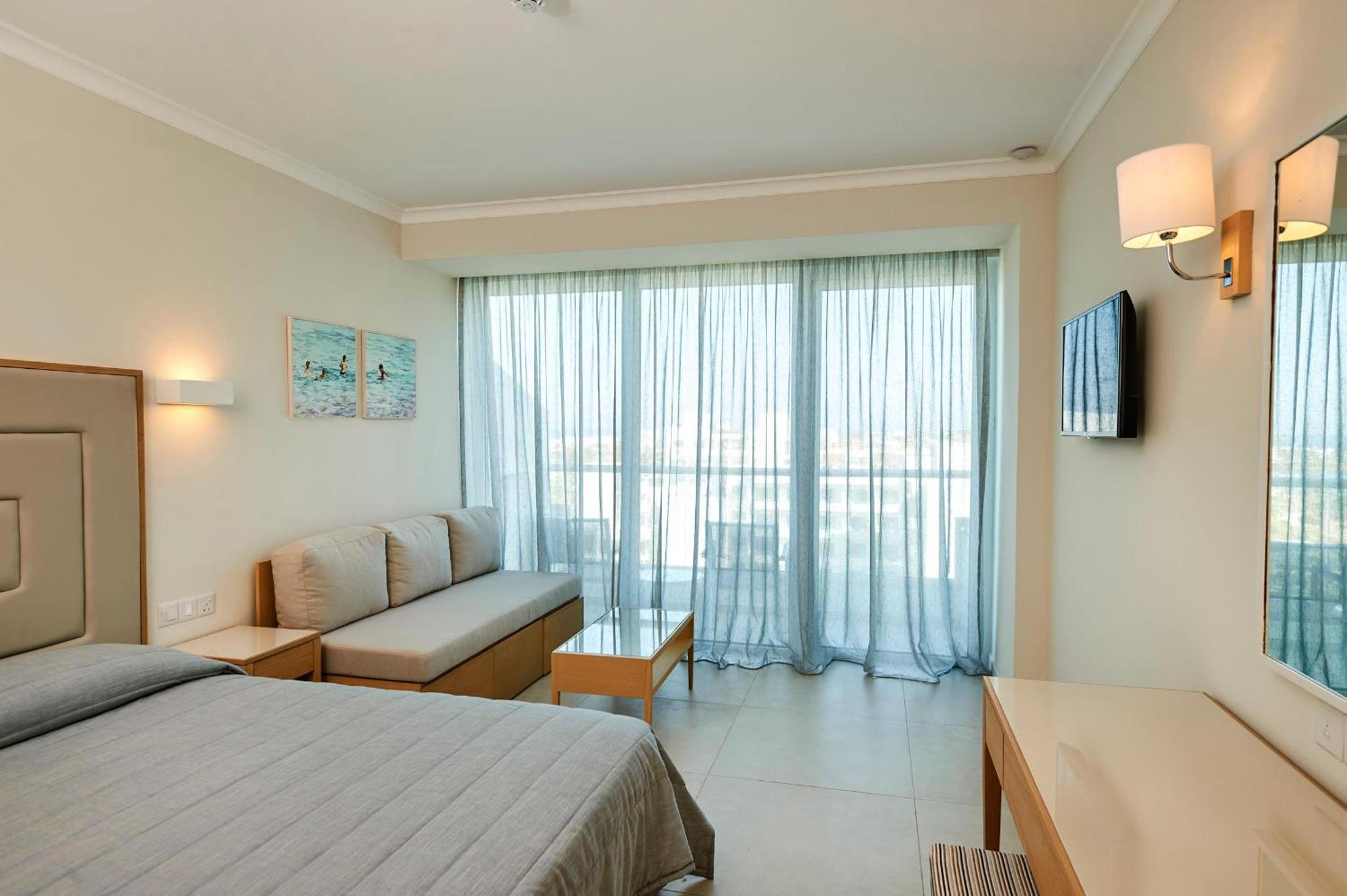 Sunrise Beach Hotel プロタラス エクステリア 写真